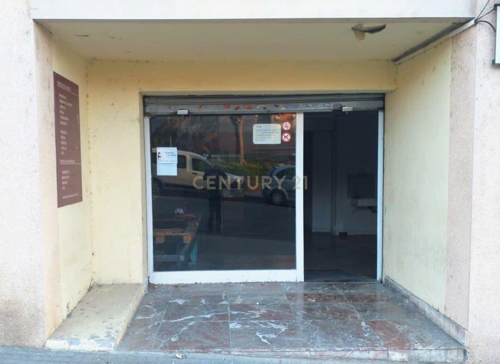 Kommersiell fastighet i Sant Feliu de Llobregat, Barcelona, Spanien 160 kvm. Nr. 186663