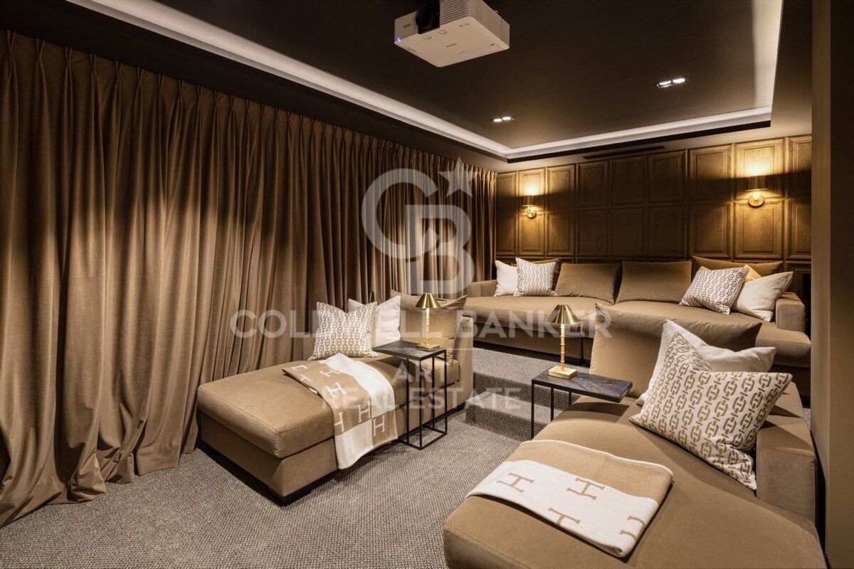 Villa in Marbella, Malaga, Spain 7 bedrooms, 1636 sq.m. No. 158485