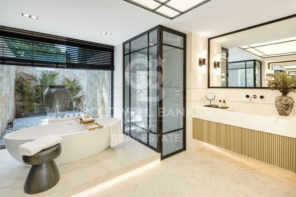 Villa in Marbella, Malaga, Spain 7 bedrooms, 1636 sq.m. No. 158485