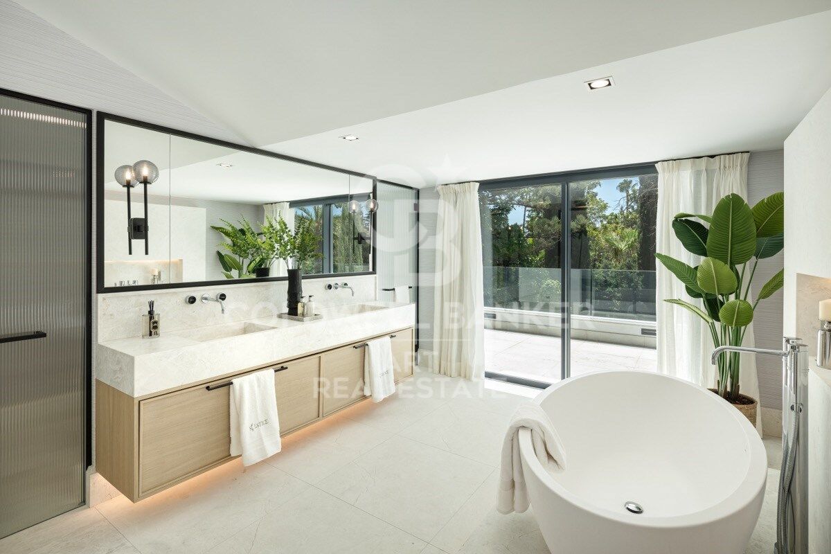 Villa in Marbella, Malaga, Spain 7 bedrooms, 1636 sq.m. No. 158485