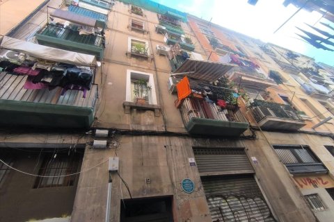 Wohnung in Barcelona, Spanien 3 Schlafzimmer, 39 m2 Nr. 191292