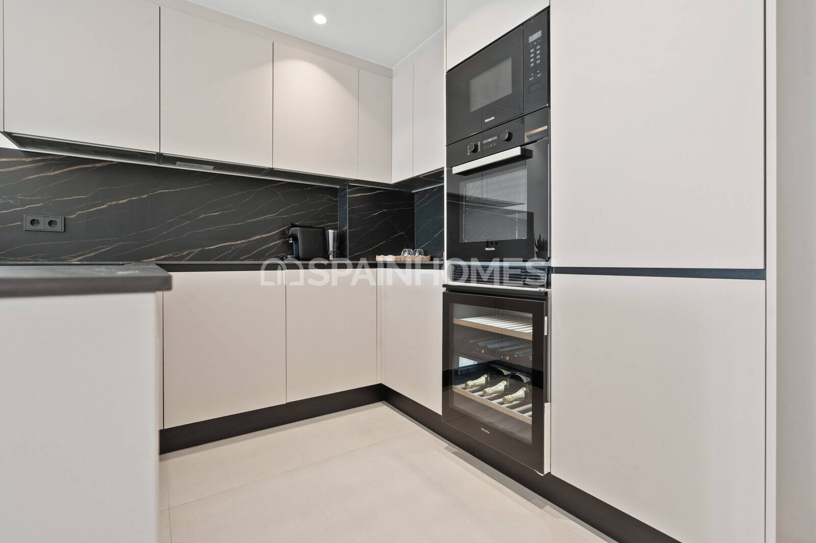 Apartment à Estepona, Malaga, Espagne 5 chambres, 184 m2 No. 168151