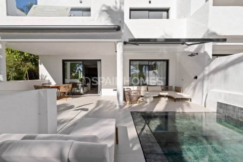 Penthouse à Estepona, Malaga, Espagne 3 chambres, 106 m2 No. 168149