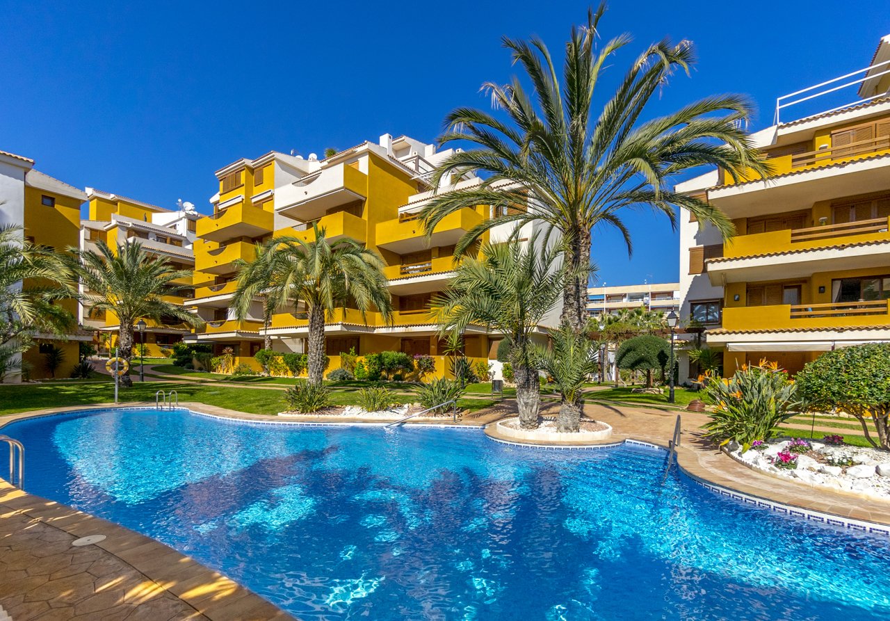 Apartamento en Punta Prima, Alicante, España 2 dormitorios, 84 m2 No. 180197