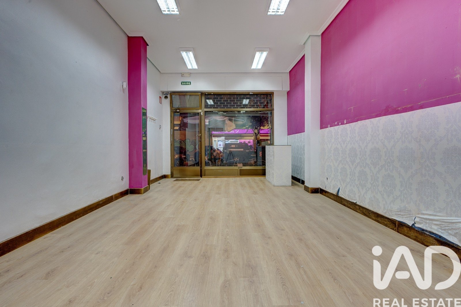 Commercial property à Bilbao, Biscay, Espagne 3 chambres, 54 m2 No. 188018