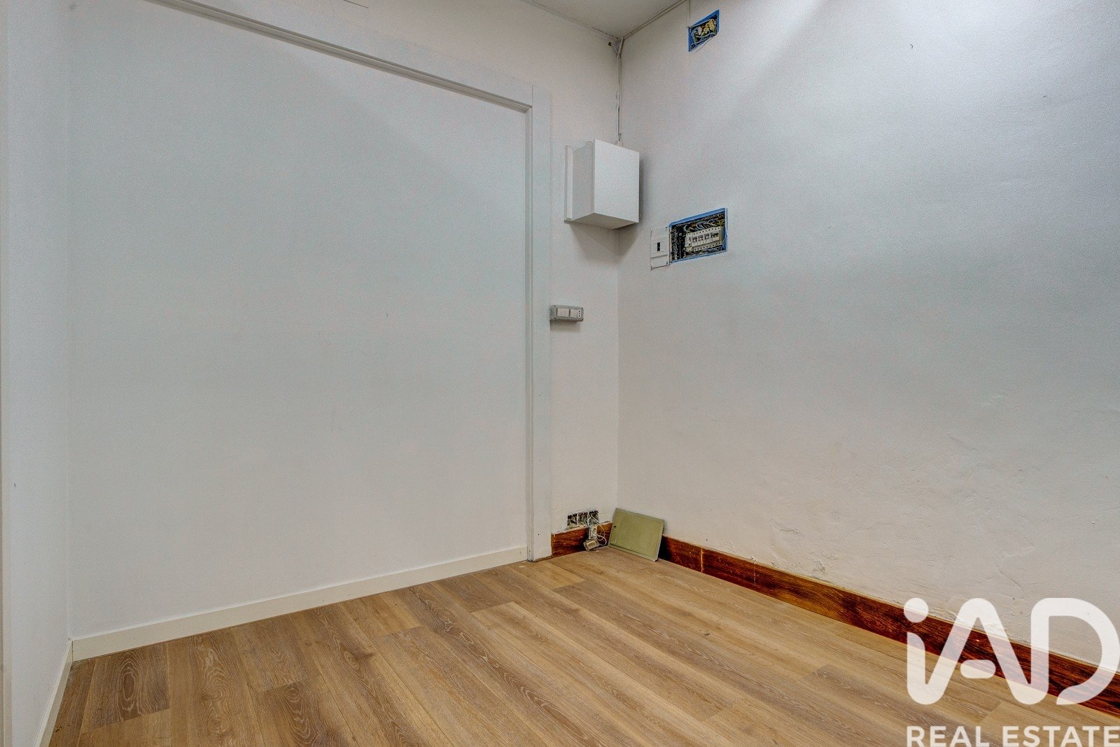 Commercial property à Bilbao, Biscay, Espagne 3 chambres, 54 m2 No. 188018