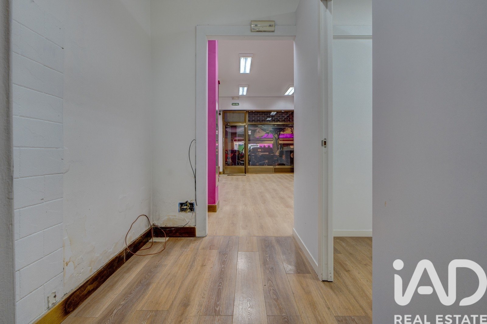 Commercial property à Bilbao, Biscay, Espagne 3 chambres, 54 m2 No. 188018