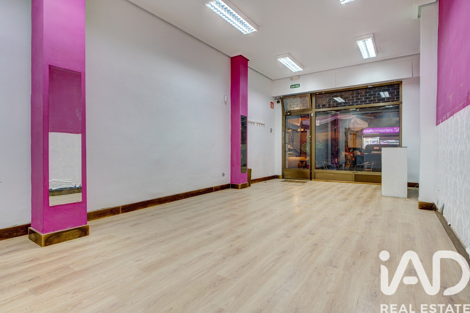 Commercial property à Bilbao, Biscay, Espagne 3 chambres, 54 m2 No. 188018
