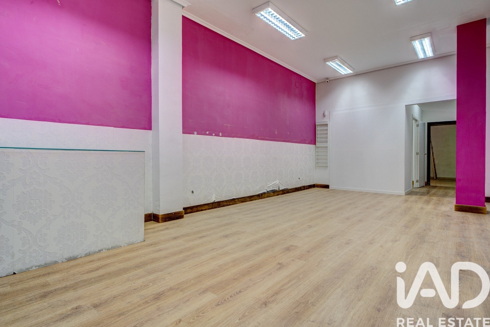 Commercial property à Bilbao, Biscay, Espagne 3 chambres, 54 m2 No. 188018