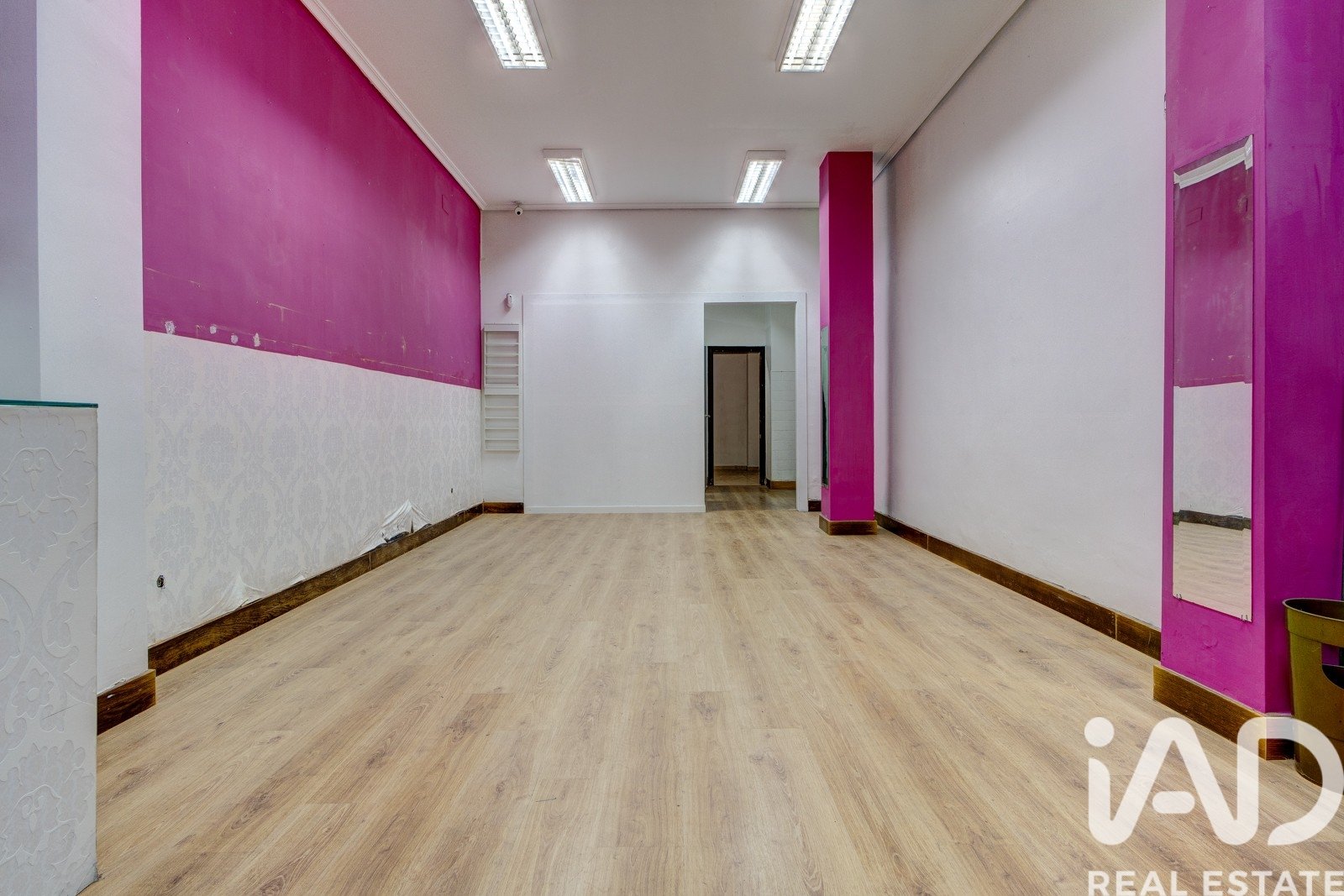 Commercial property à Bilbao, Biscay, Espagne 3 chambres, 54 m2 No. 188018