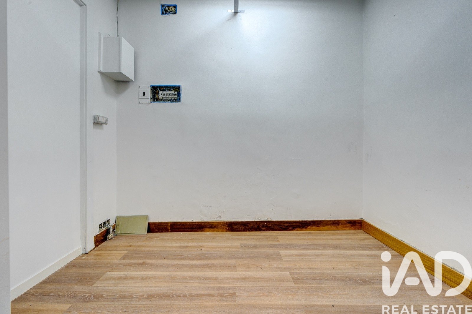 Commercial property à Bilbao, Biscay, Espagne 3 chambres, 54 m2 No. 188018