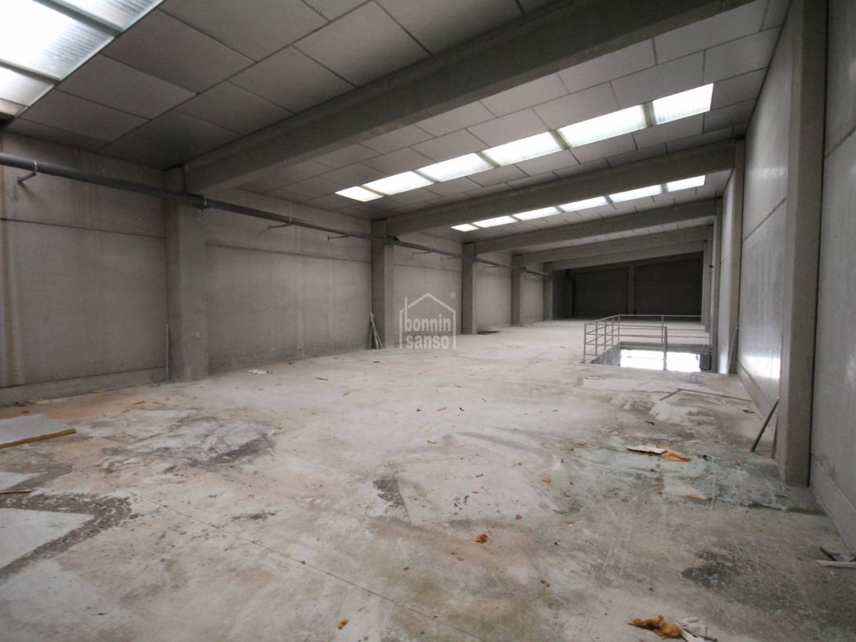 Commercial property in Mahon, Menorca, Spain 1450 sq.m. No. 69468
