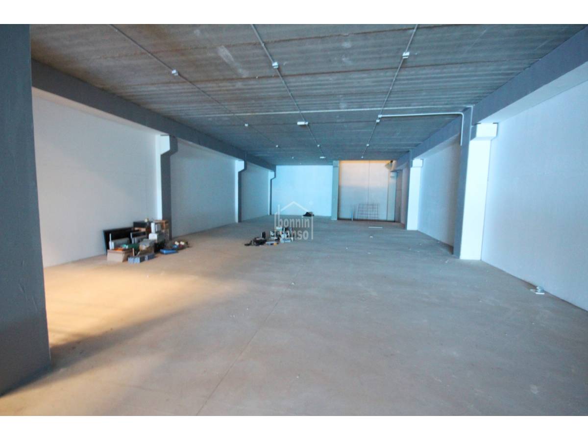 Commercial property in Mahon, Menorca, Spain 1450 sq.m. No. 69468