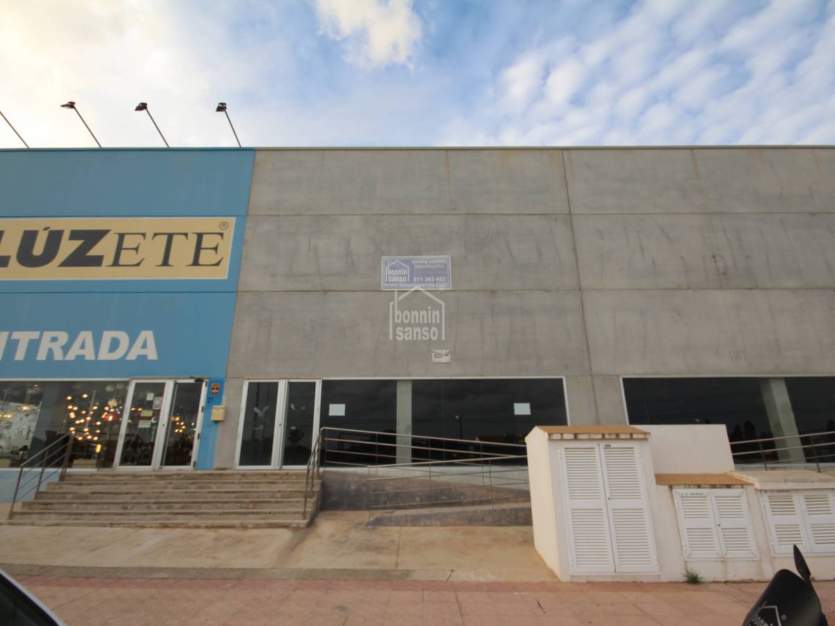 Commercial property in Mahon, Menorca, Spain 1450 sq.m. No. 69468