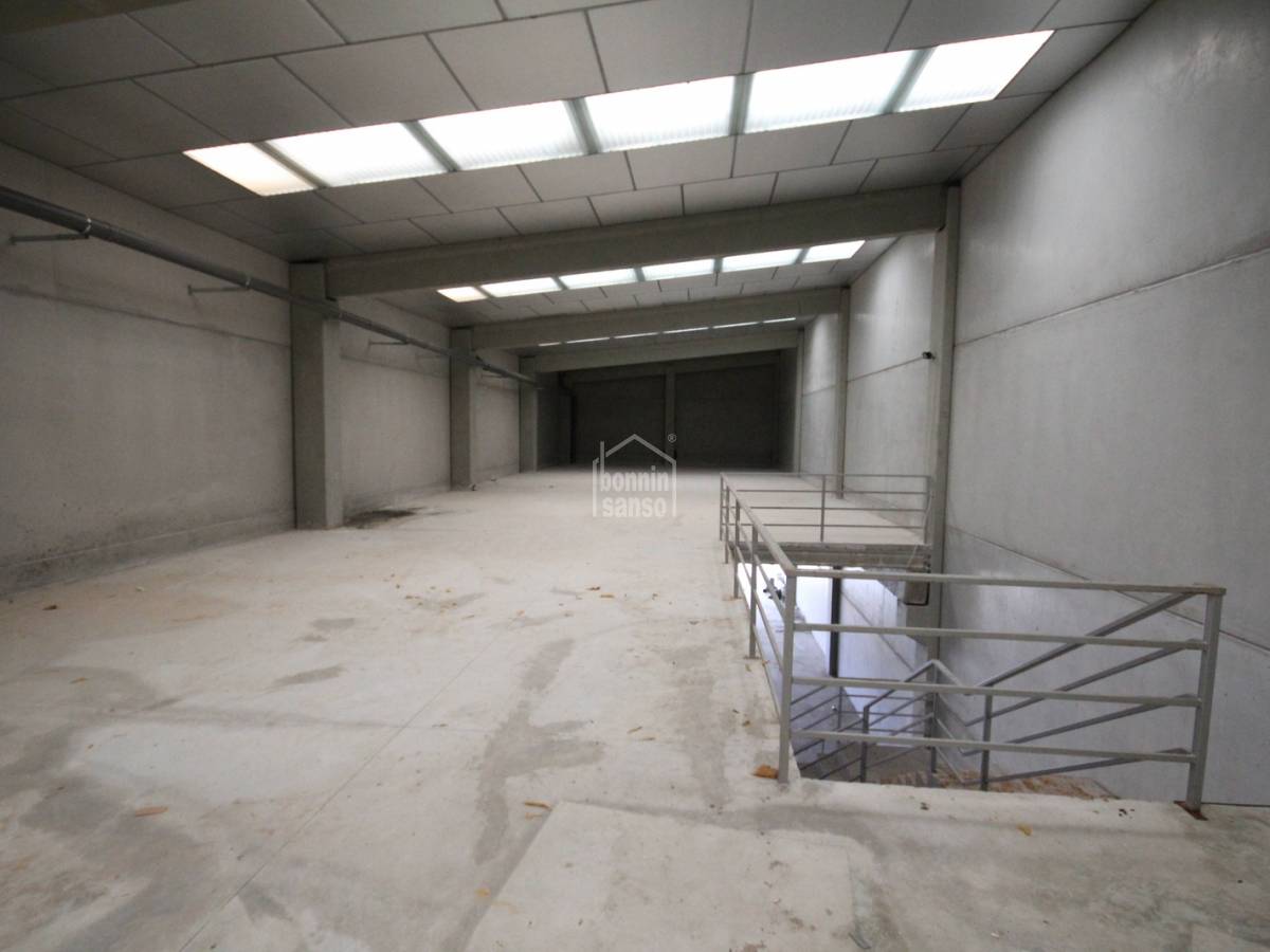 Commercial property in Mahon, Menorca, Spain 1450 sq.m. No. 69468