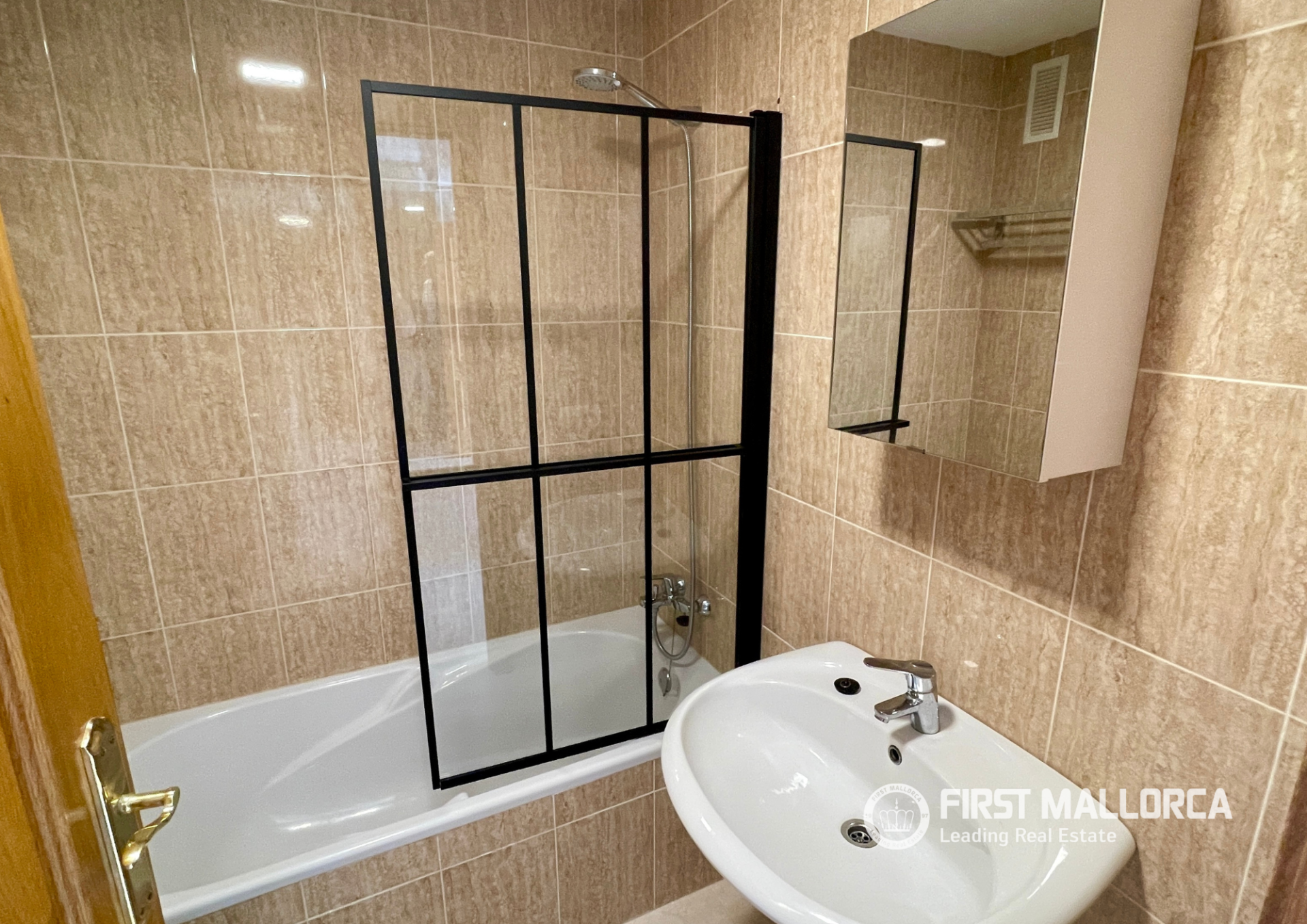 Apartamento en Cala Llombards, Mallorca, España 2 dormitorios, 82 m2 No. 164591