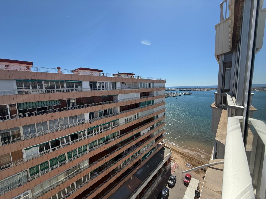 Appartamento a Torrevieja, Alicante, Spagna 3 camere da letto, 110 mq. N° 197000