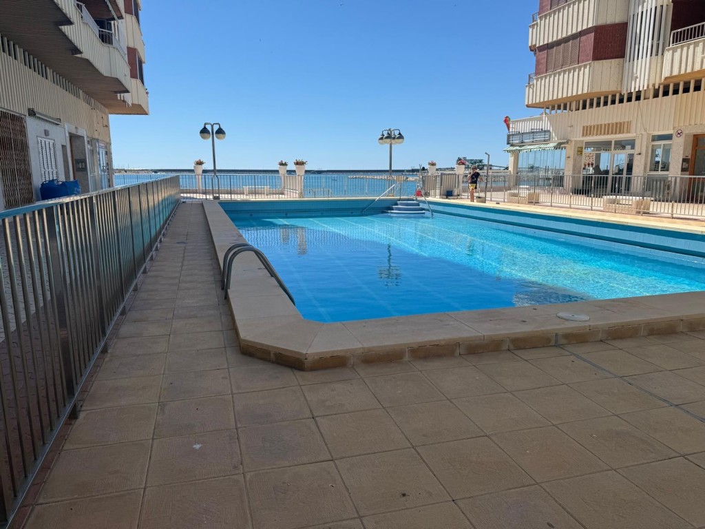 Appartamento a Torrevieja, Alicante, Spagna 3 camere da letto, 110 mq. N° 197000