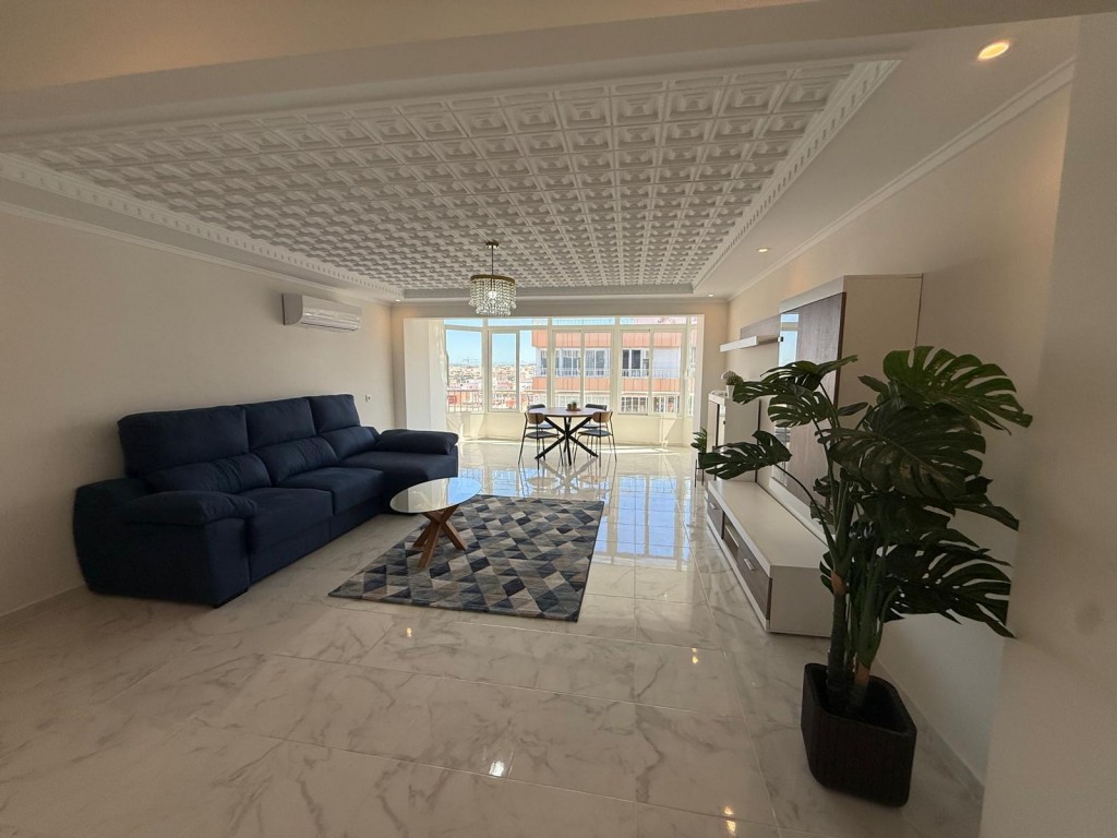 Appartamento a Torrevieja, Alicante, Spagna 3 camere da letto, 110 mq. N° 197000