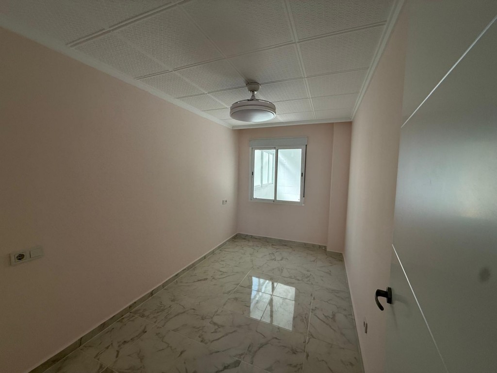 Appartamento a Torrevieja, Alicante, Spagna 3 camere da letto, 110 mq. N° 197000