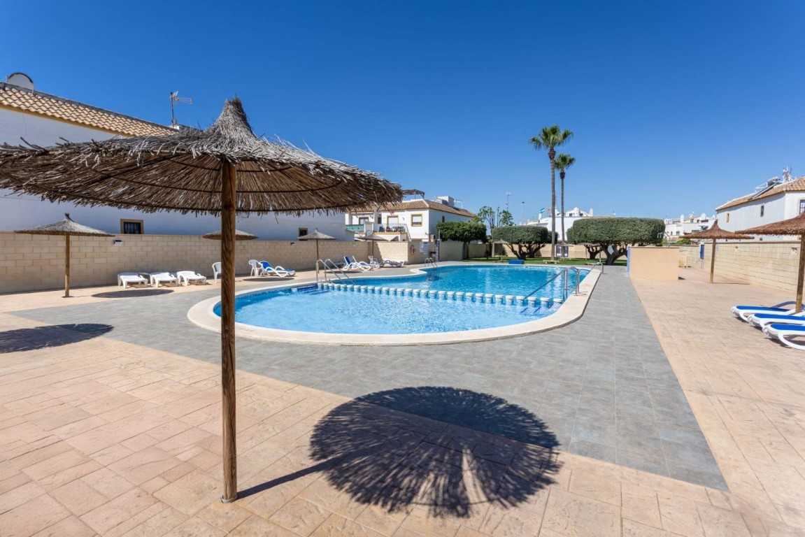 Dzīvoklis Torrevieja, Alicante, Spānijā 3 istabas, 110 m2 Nr. 196998