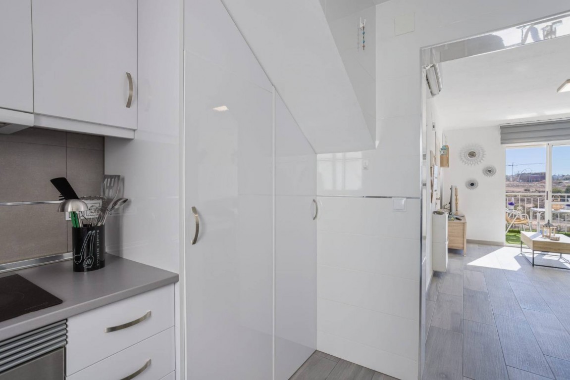Dzīvoklis Torrevieja, Alicante, Spānijā 3 istabas, 110 m2 Nr. 196998