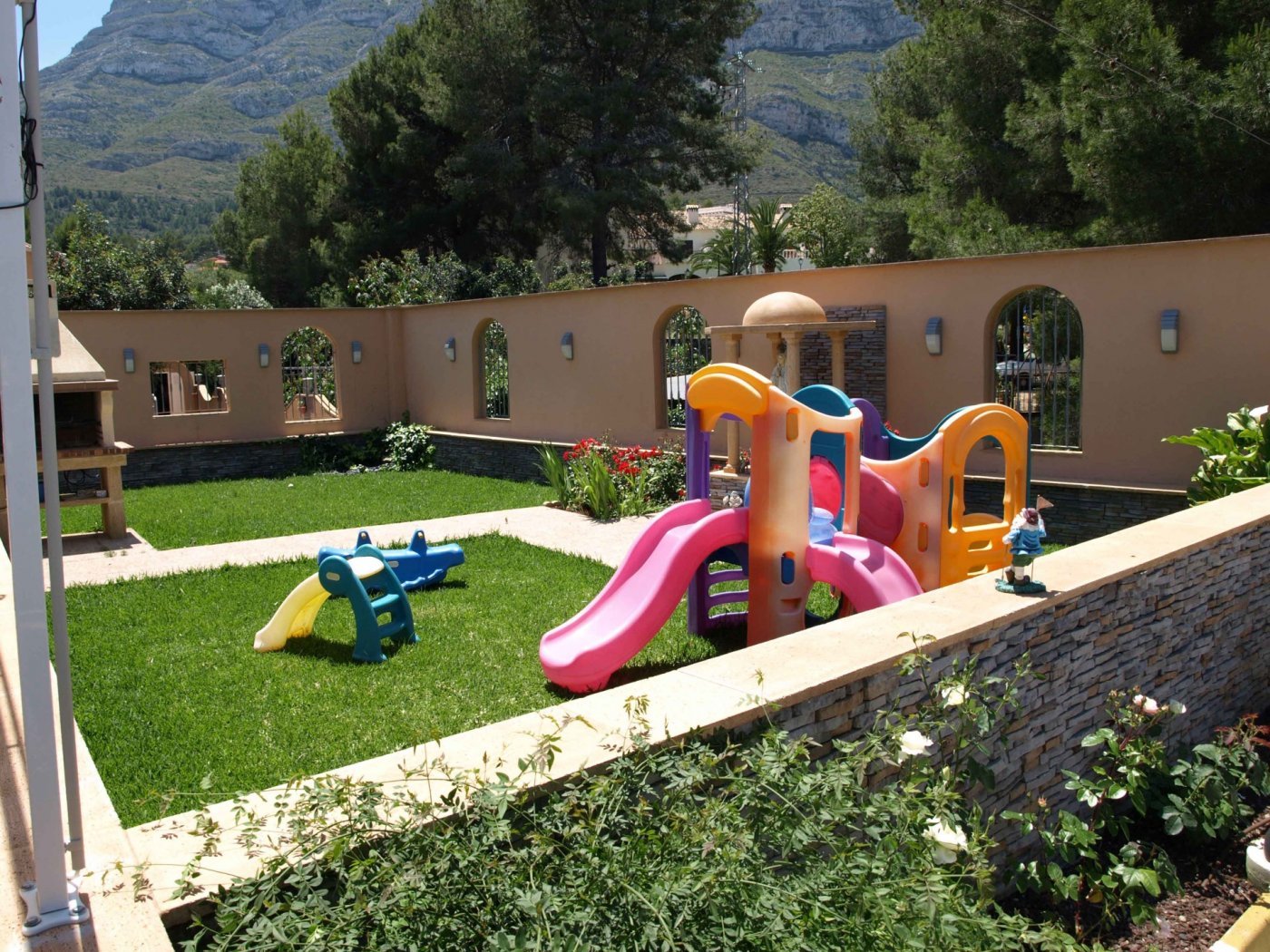 Villa a Denia, Alicante, Spagna 11 camere da letto, 700 mq. N° 165032