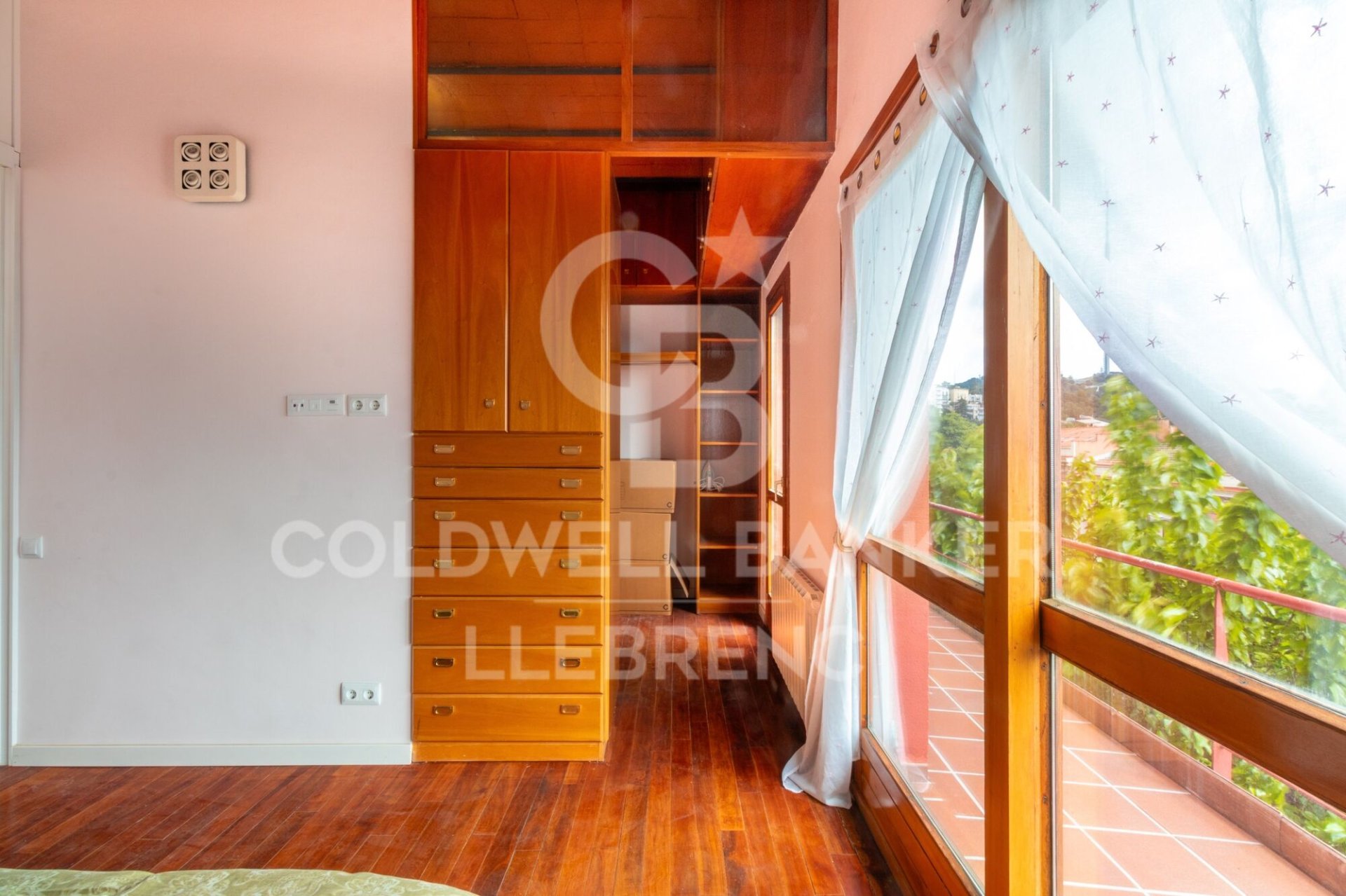 House à Barcelona, Espagne 4 chambres, 210 m2 No. 158635