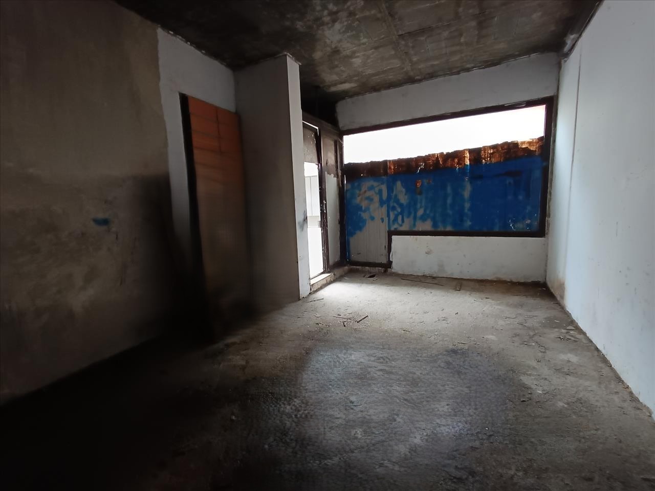 Tienda al por menor en Vilafranca Del Penedes, Barcelona, España 96 m2 No. 191581