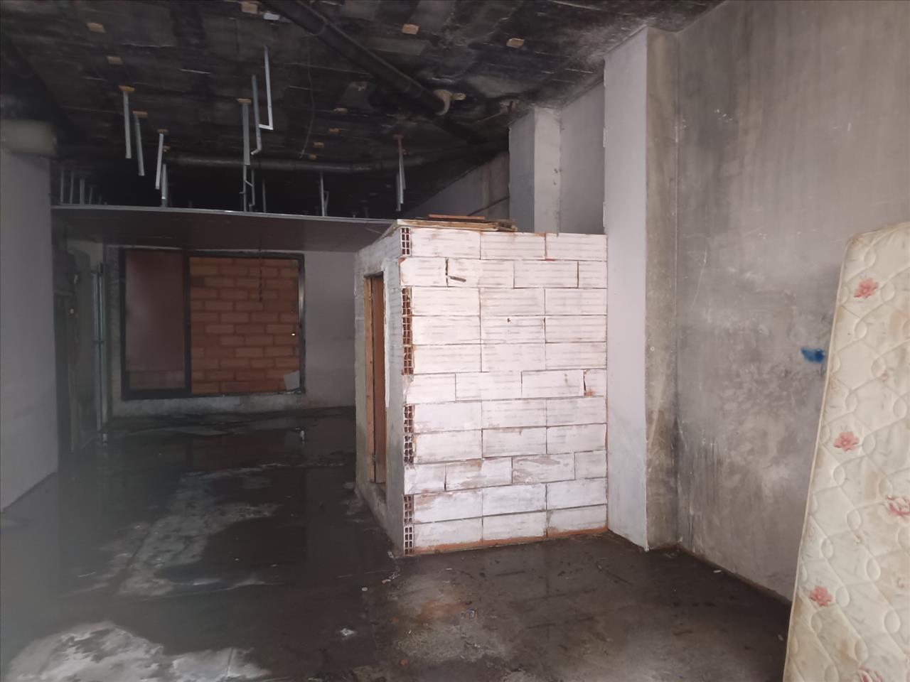 Tienda al por menor en Vilafranca Del Penedes, Barcelona, España 96 m2 No. 191581