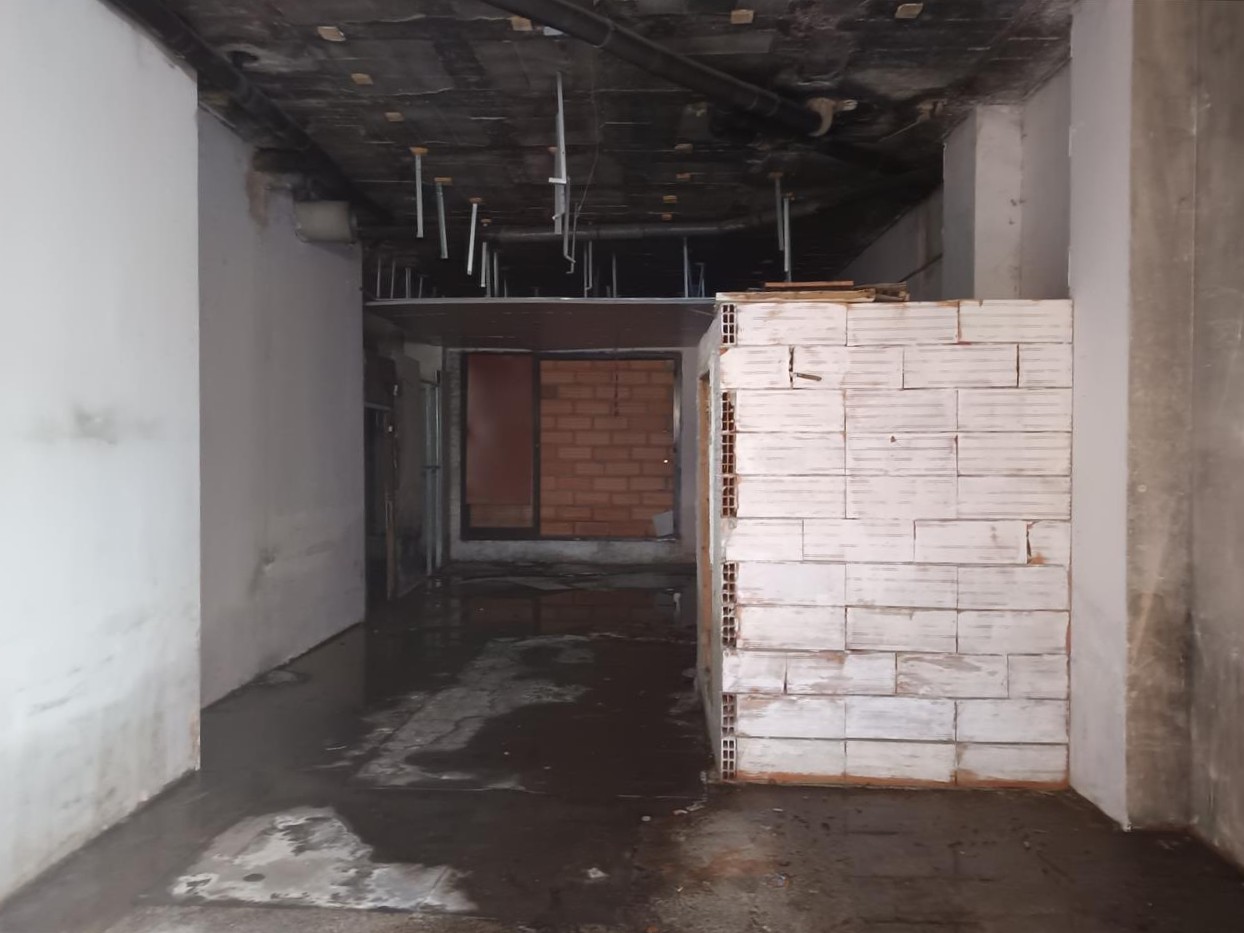 Tienda al por menor en Vilafranca Del Penedes, Barcelona, España 96 m2 No. 191581