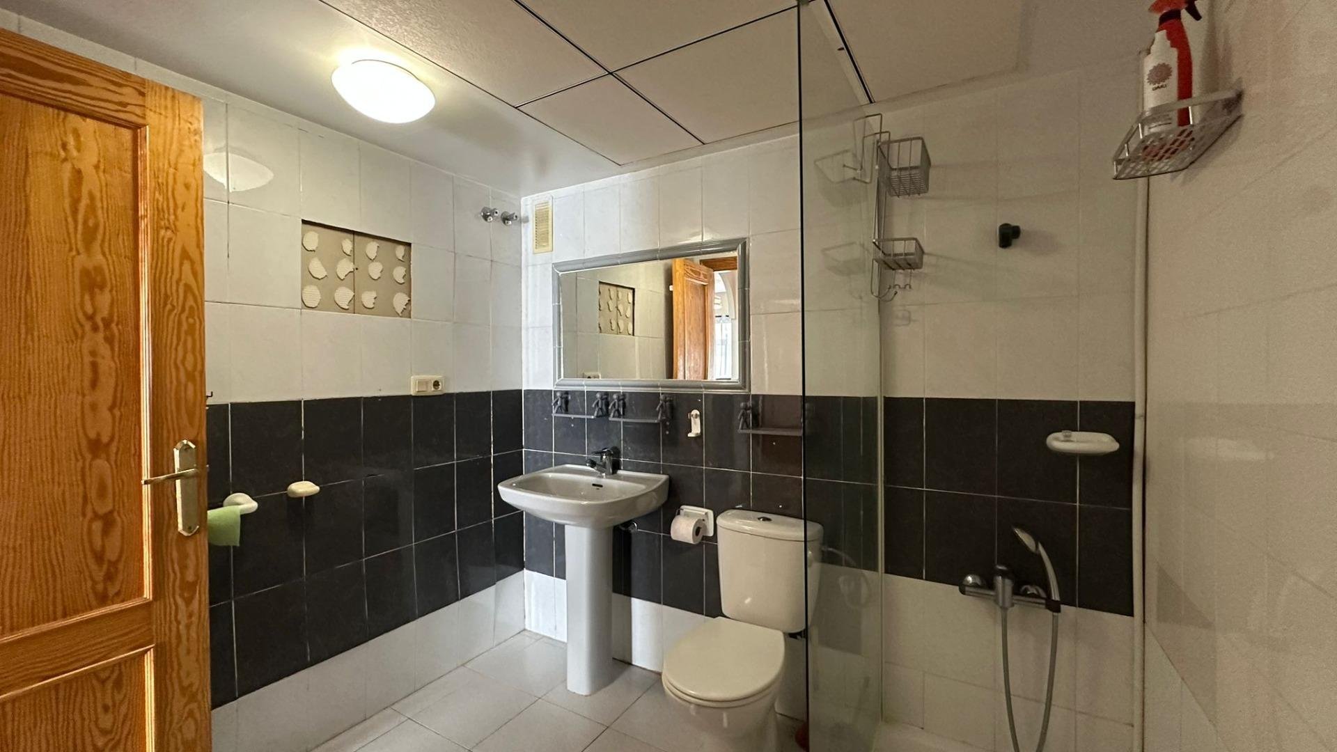 Apartment à Torrevieja, Alicante, Espagne 3 chambres, 104 m2 No. 182939