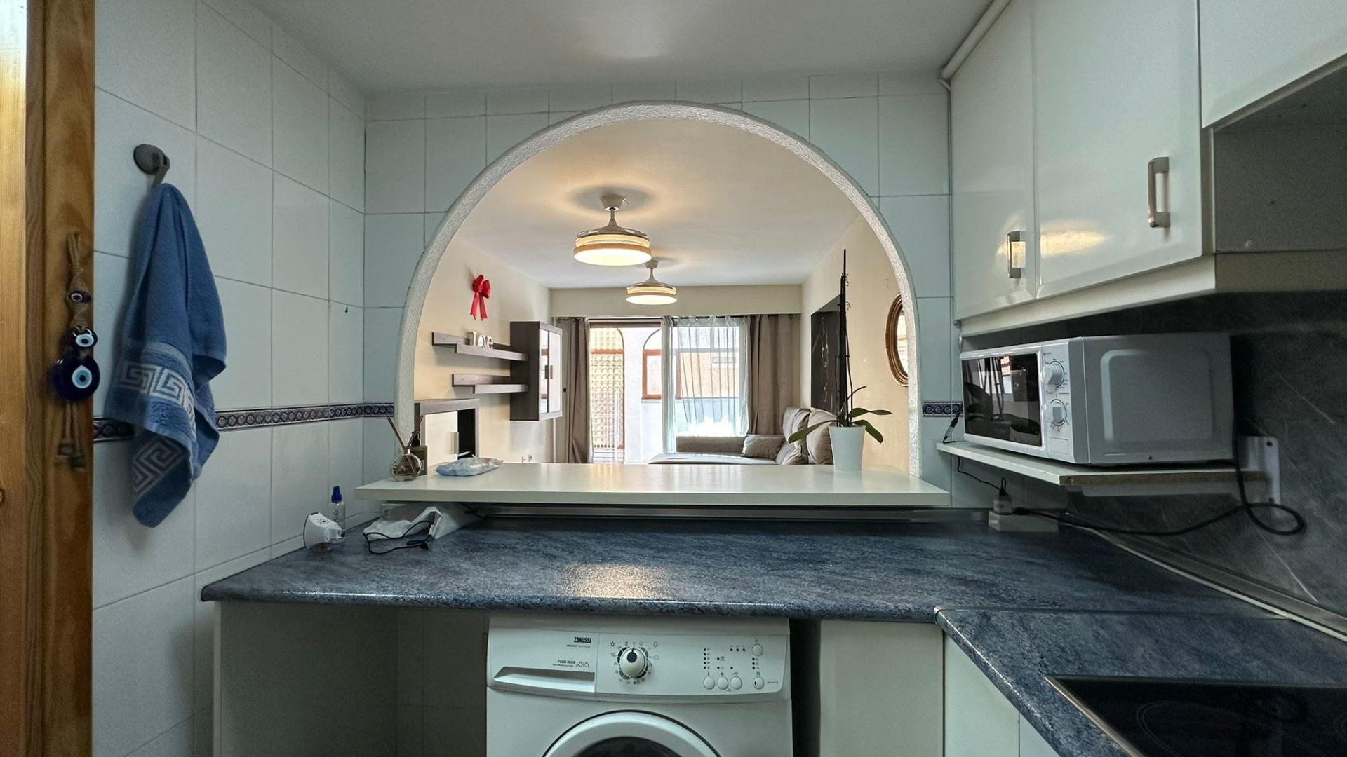 Apartment à Torrevieja, Alicante, Espagne 3 chambres, 104 m2 No. 182939