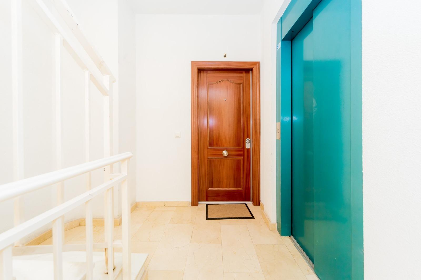 Apartment à Torrevieja, Alicante, Espagne 1 chambre, 66 m2 No. 182907
