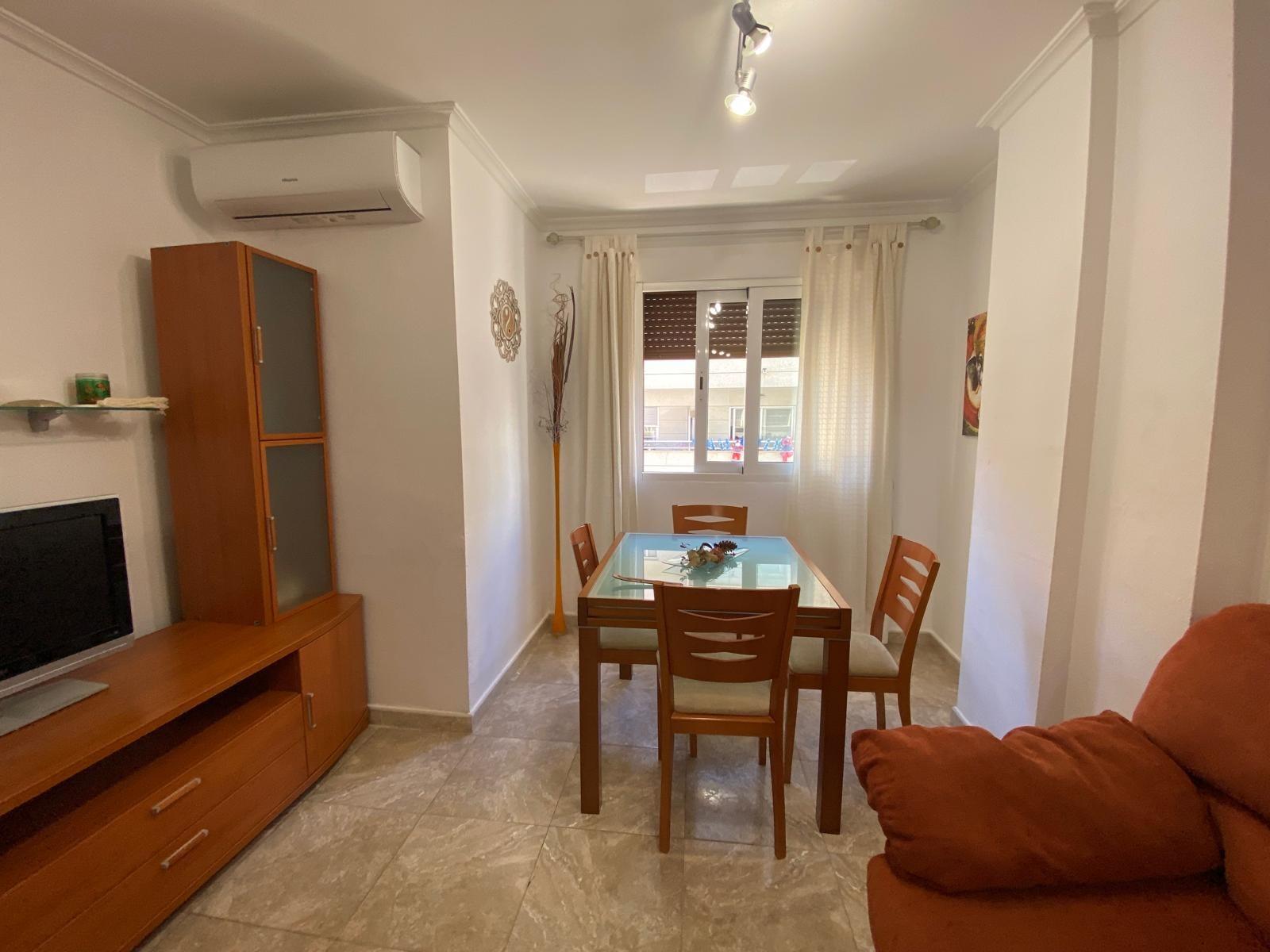 Apartment à Torrevieja, Alicante, Espagne 2 chambres, 76 m2 No. 182903