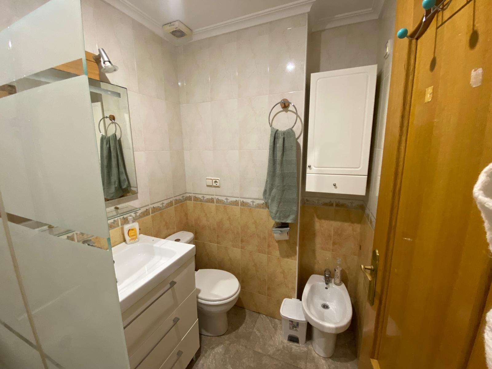 Apartment à Torrevieja, Alicante, Espagne 2 chambres, 76 m2 No. 182903