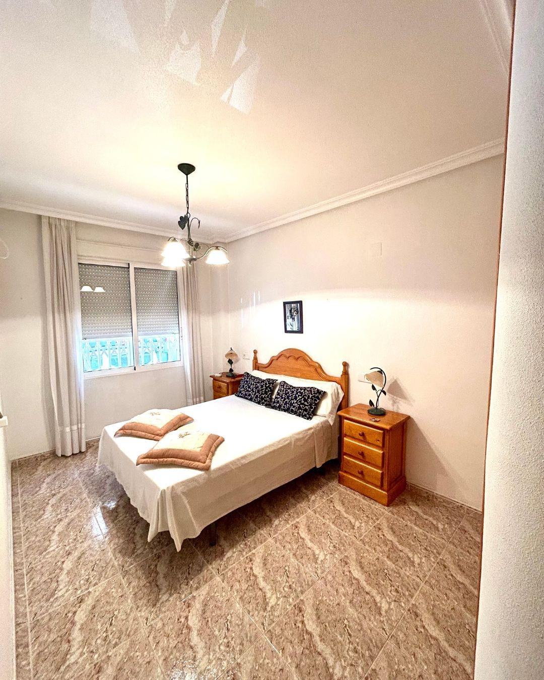 Apartment à Torrevieja, Alicante, Espagne 3 chambres, 85 m2 No. 182906