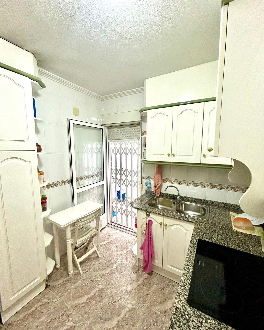 Apartment à Torrevieja, Alicante, Espagne 3 chambres, 85 m2 No. 182906