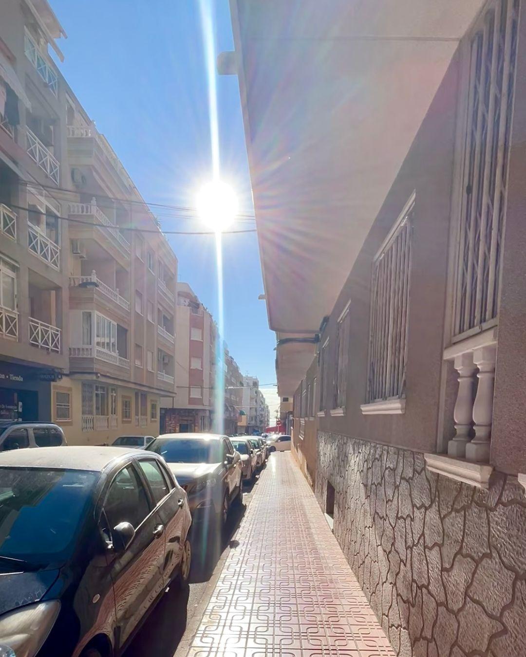 Apartment à Torrevieja, Alicante, Espagne 3 chambres, 85 m2 No. 182906