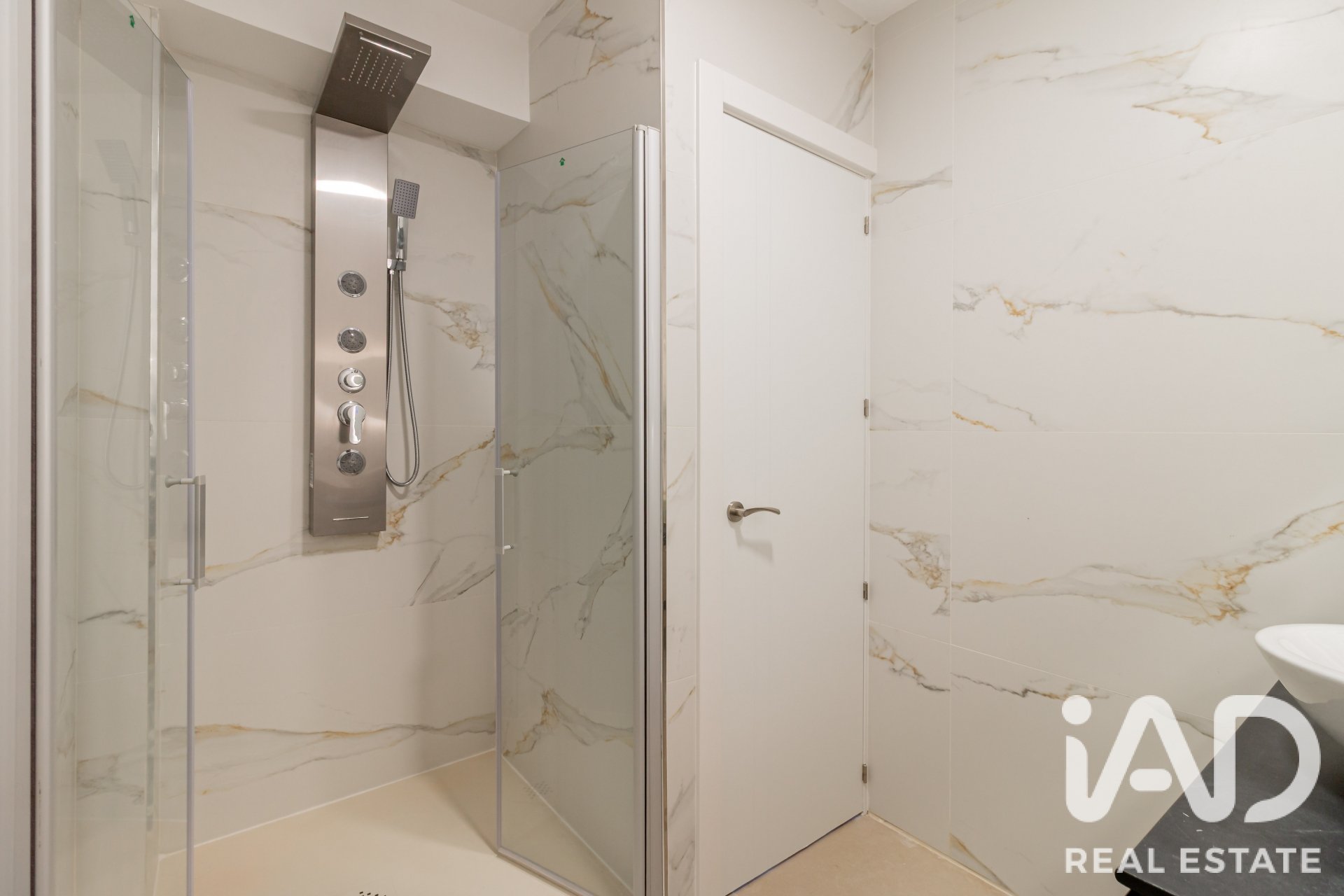 Huoneisto Madrid, Espanja 2 makuuhuonetta, 69 m2 No. 187961