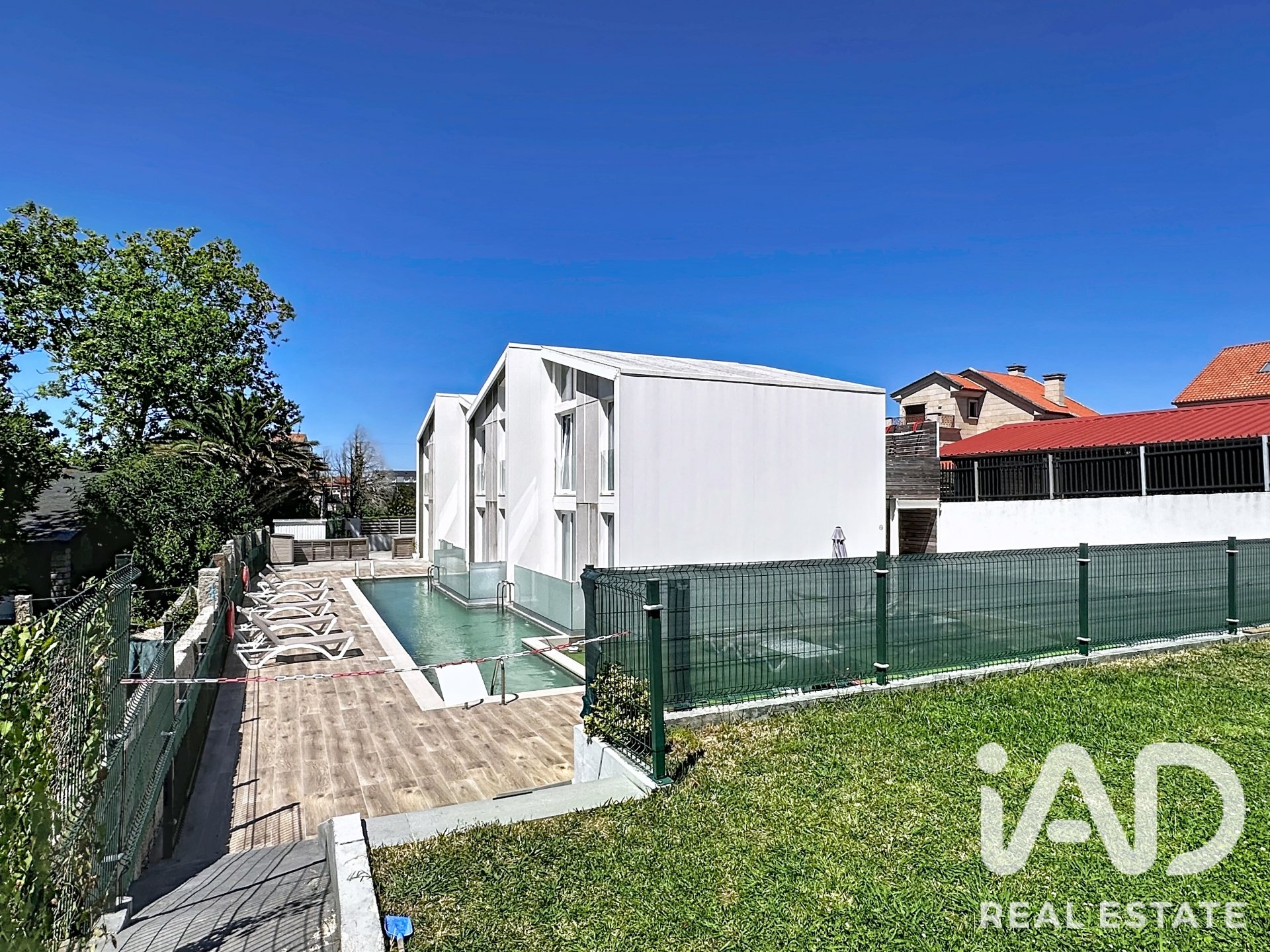 Propiedad comercial en Sanxenxo, Pontevedra, España 334 m2 No. 187964