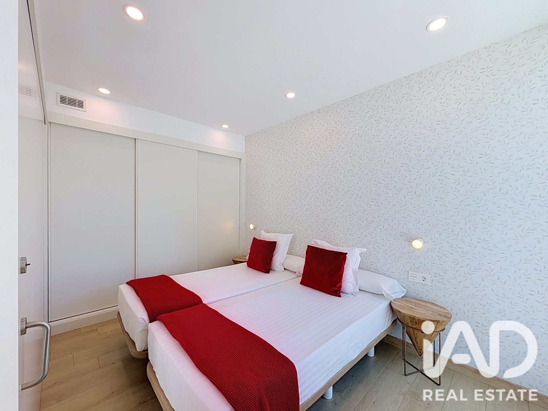 Propiedad comercial en Sanxenxo, Pontevedra, España 334 m2 No. 187964