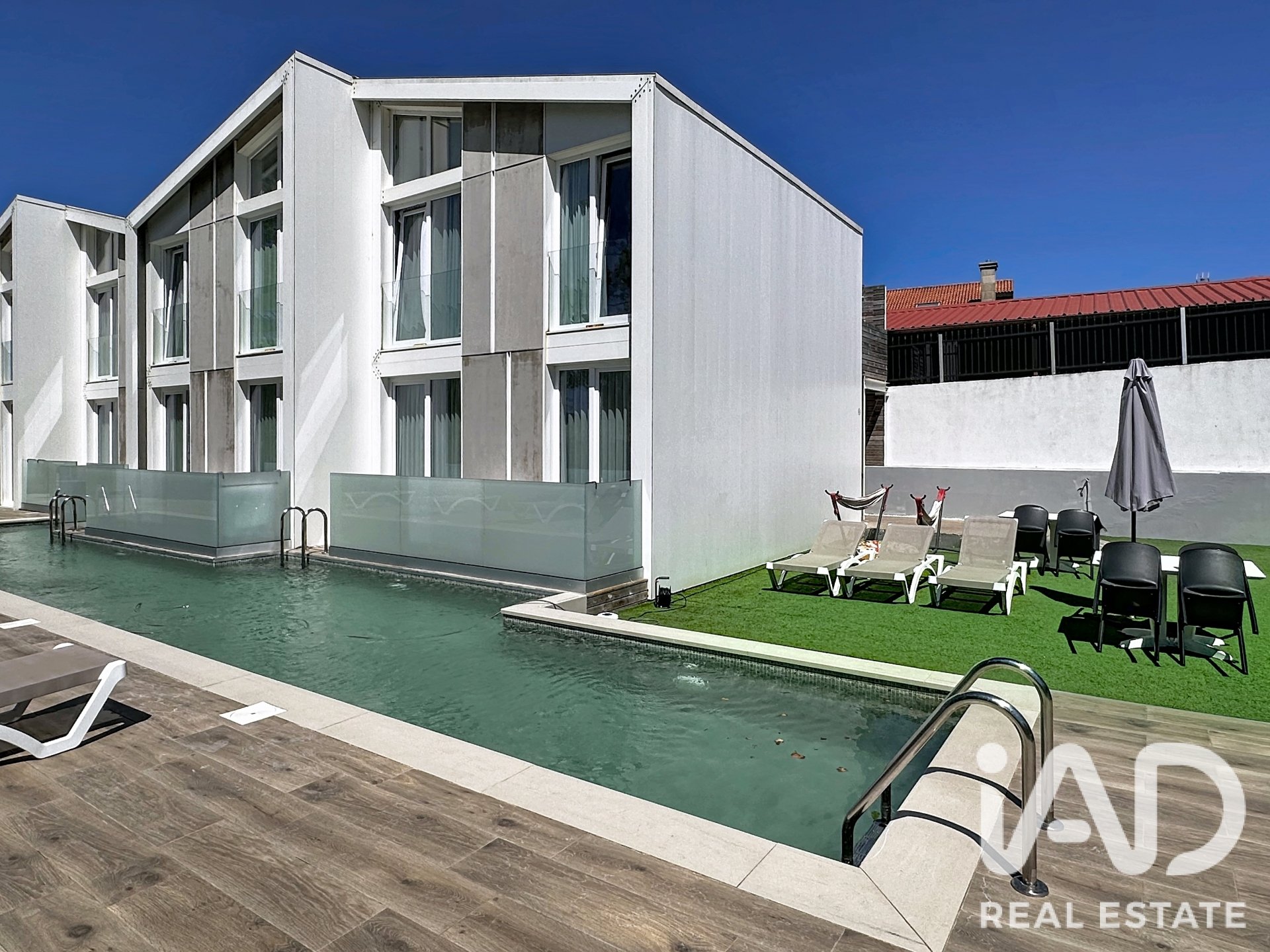 Propiedad comercial en Sanxenxo, Pontevedra, España 334 m2 No. 187964