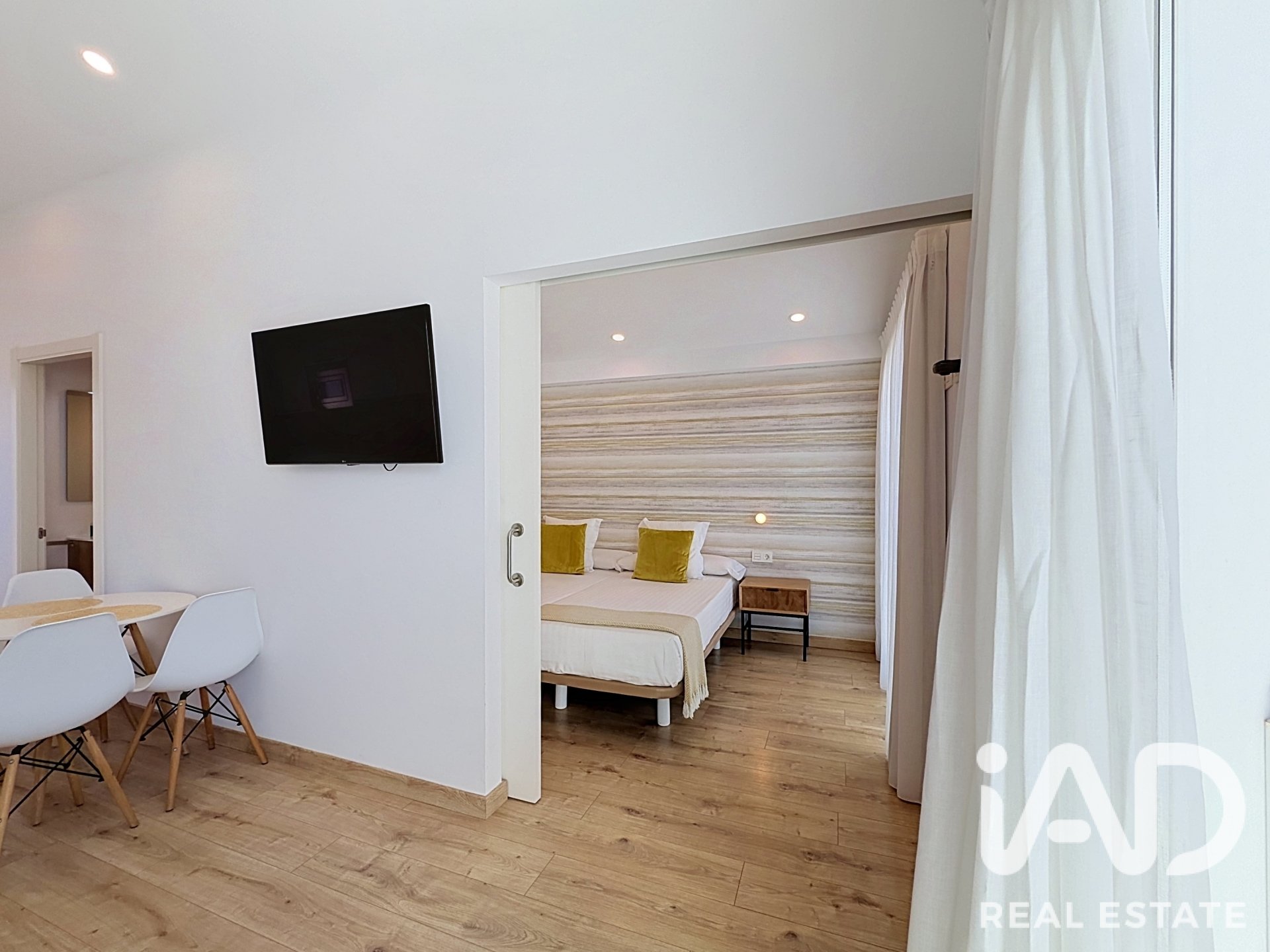 Propiedad comercial en Sanxenxo, Pontevedra, España 334 m2 No. 187964