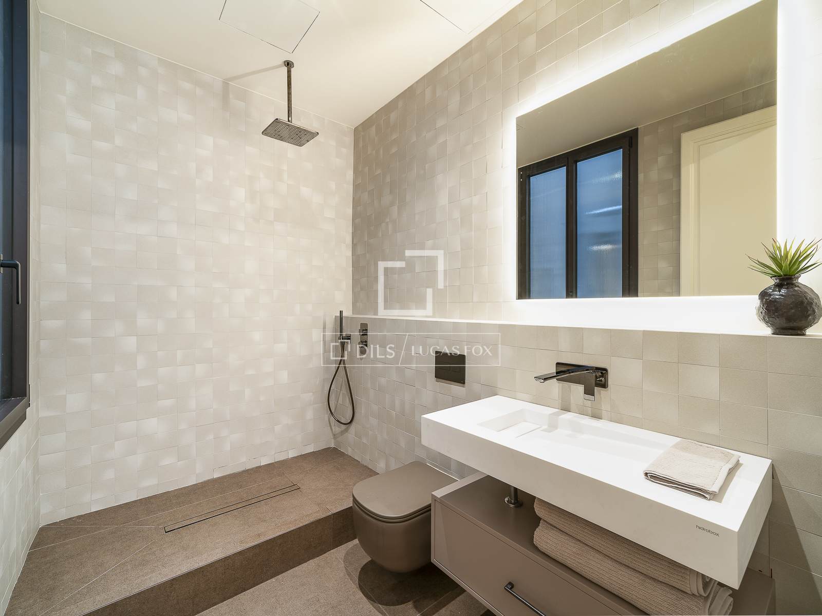 Huoneisto Barcelona, Espanja 3 makuuhuonetta, 148 m2 No. 150690