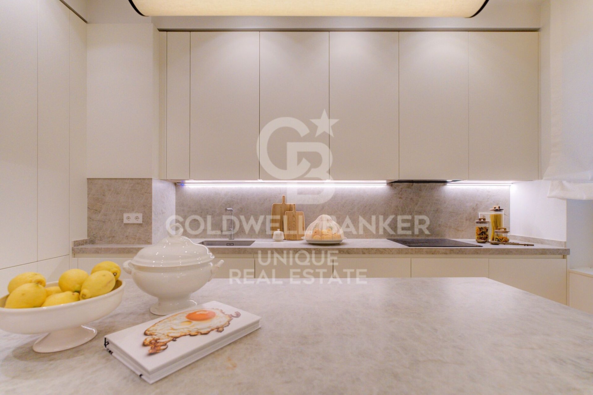 Dzīvoklis Madrid, Spānijā 2 istabas, 212 m2 Nr. 159520