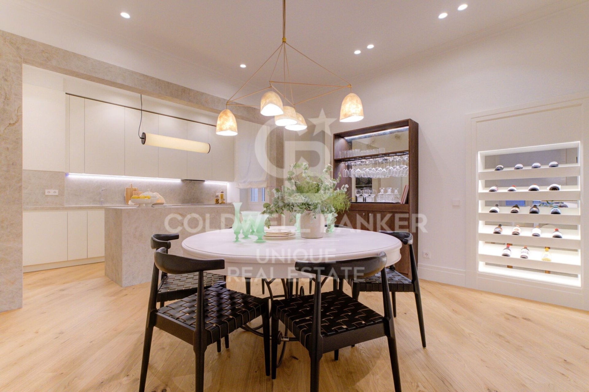 Dzīvoklis Madrid, Spānijā 2 istabas, 212 m2 Nr. 159520