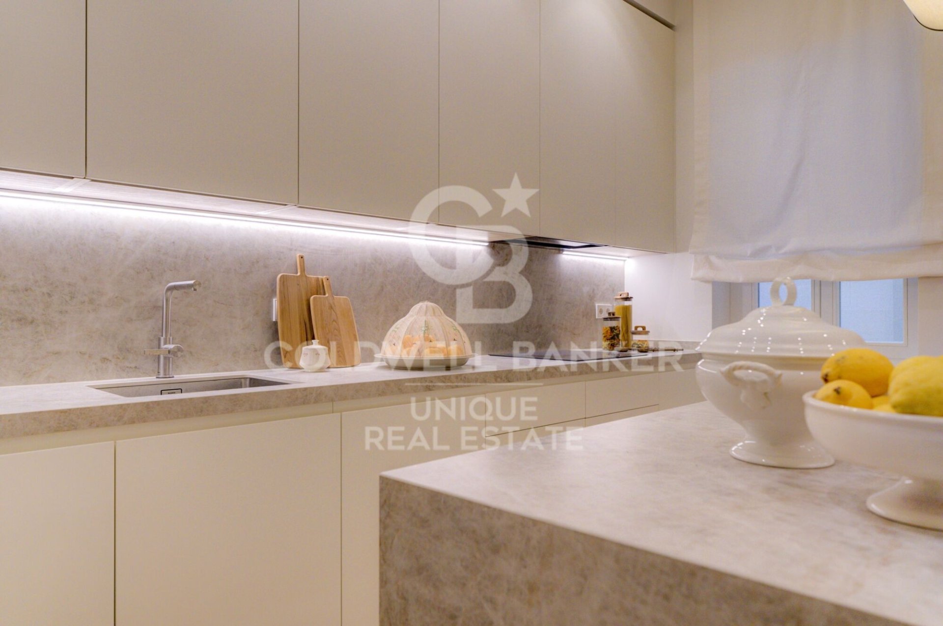 Dzīvoklis Madrid, Spānijā 2 istabas, 212 m2 Nr. 159520