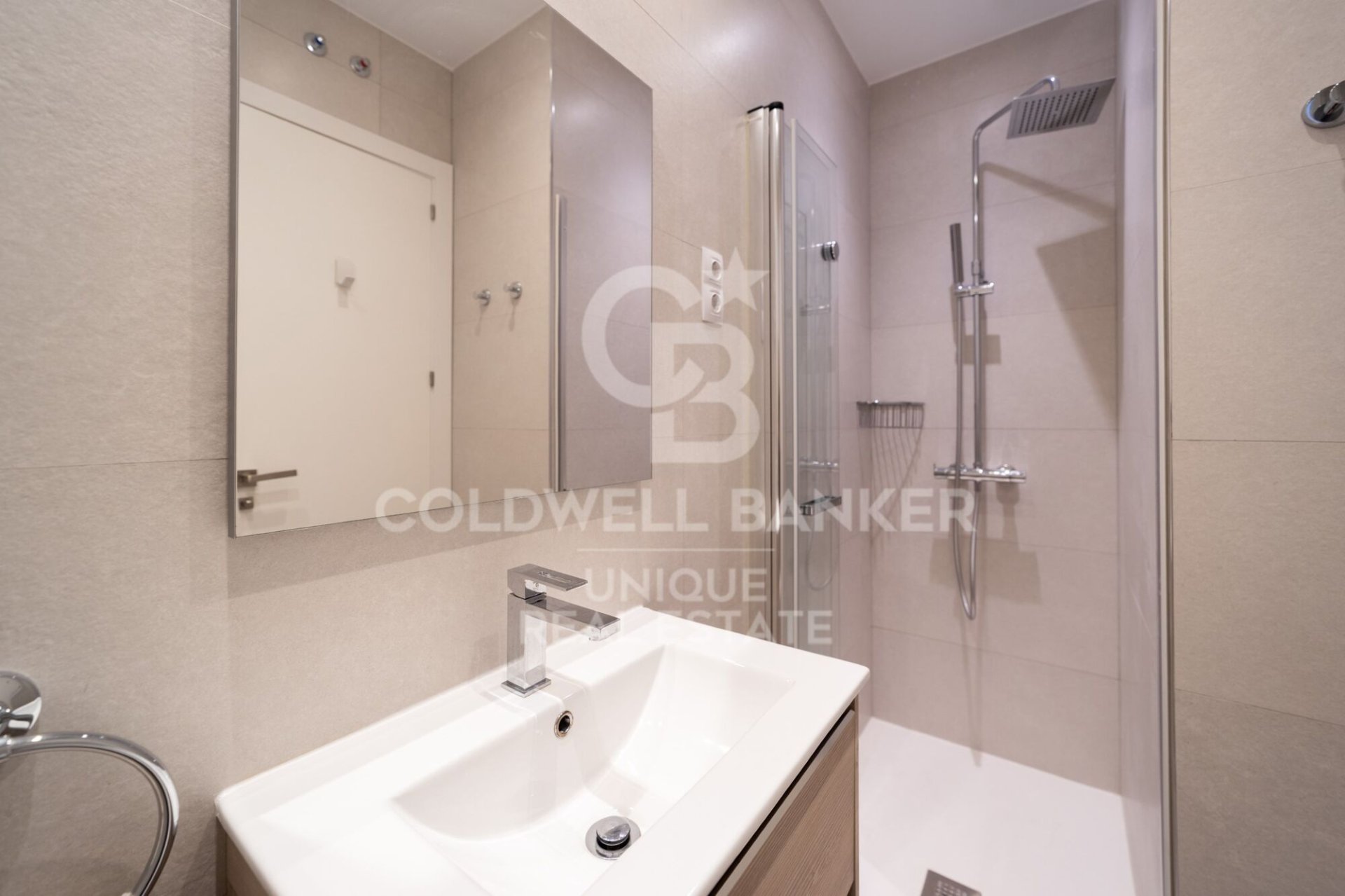 Huoneisto Madrid, Espanja 3 makuuhuonetta, 192 m2 No. 159164
