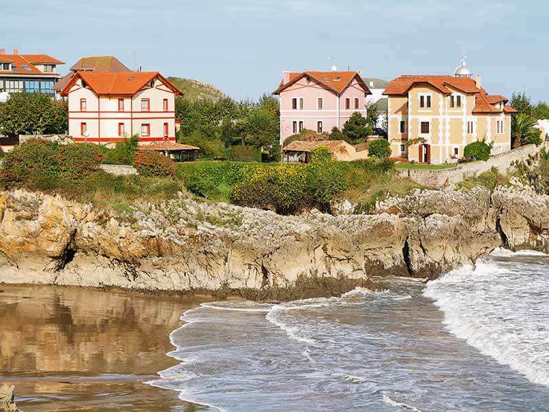 Why do investors prefer to purchase real estate in Spain in 2026?